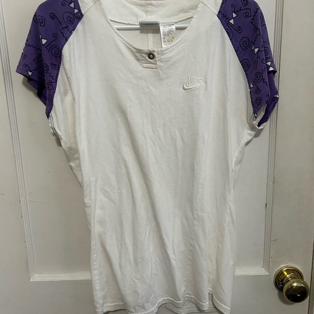 Vintage white with purple sleeves Nike t shirt